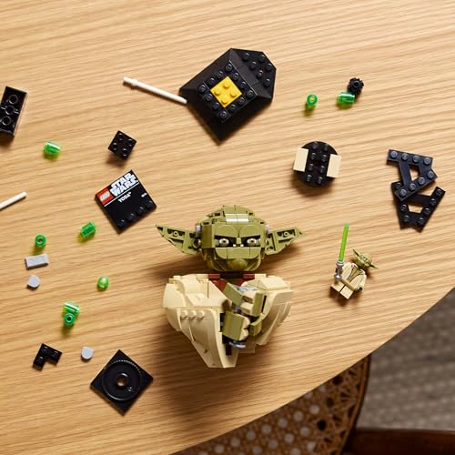 LEGO® Star Wars: Attack of the Clones™ Yoda™ Bust with Lightsaber™ 75438