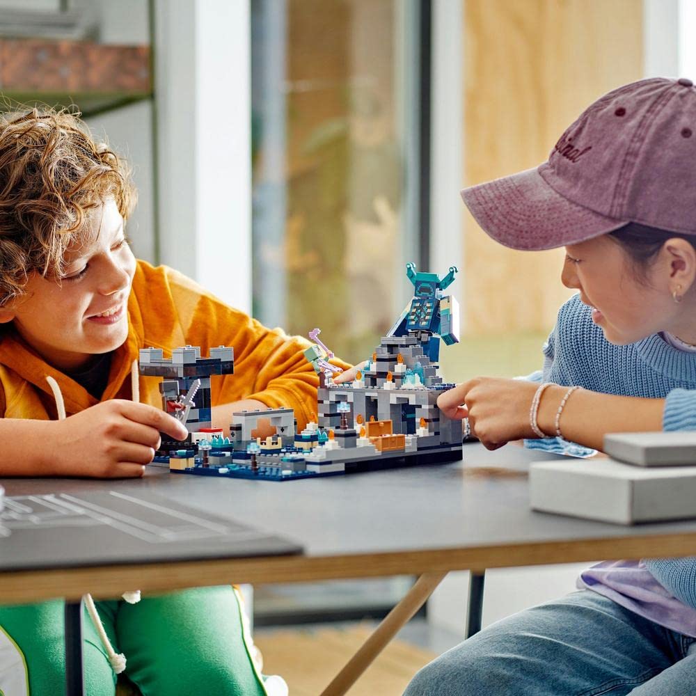 LEGO Minecraft The Deep Dark Battle 21246
