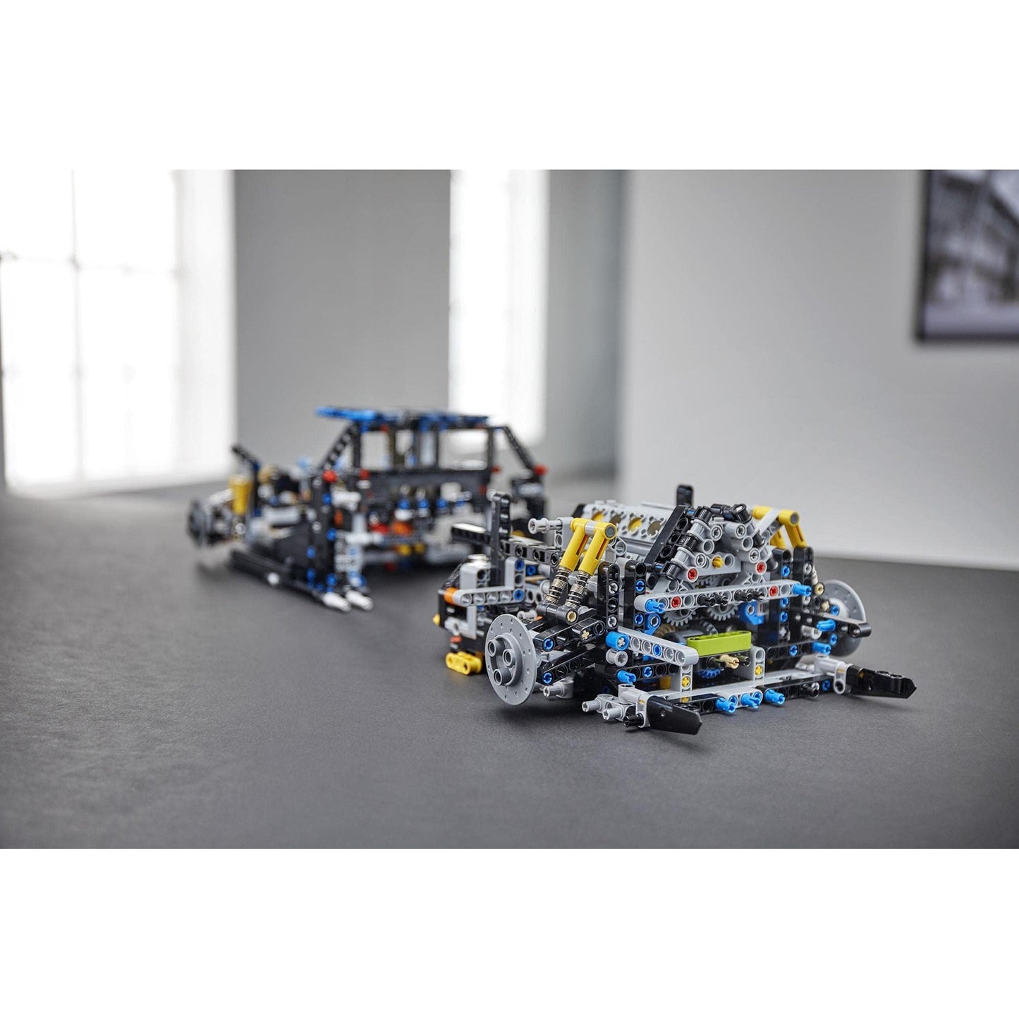 LEGO Technic Bugatti Chiron 42083 B