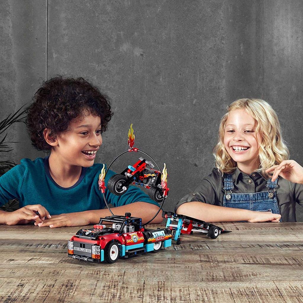 LEGO Technic  Stunt Show Truck & Bike 42106