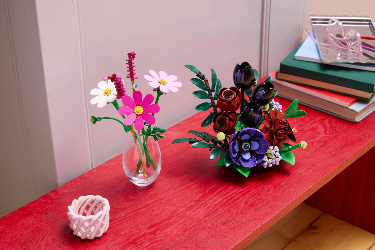 LEGO Botanicals Dark Flower Arrangement Set 11513