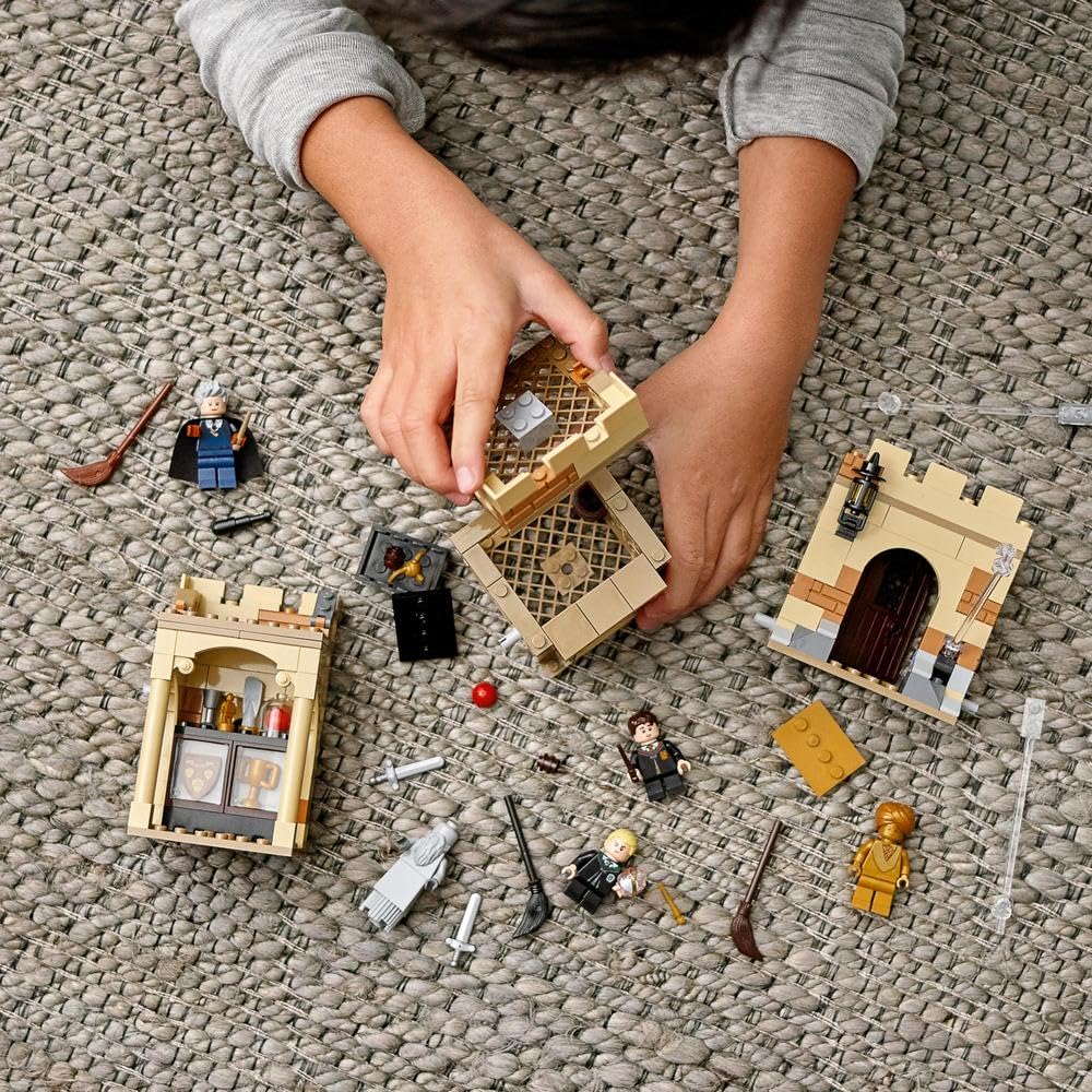 Lego Harry Potter: Hogwarts - First Flying Lesson (76395)