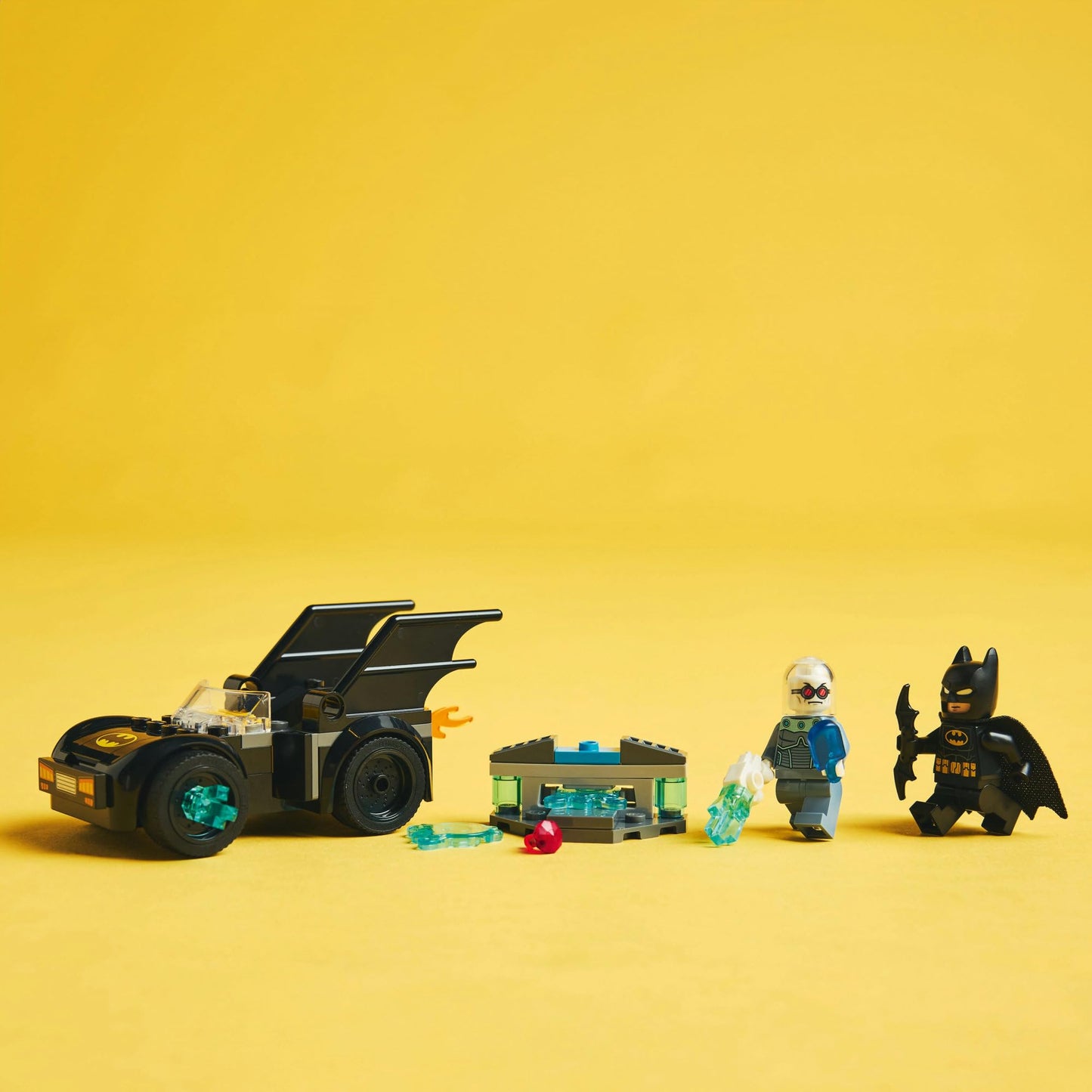LEGO DC Batman: Batman & Batmobile vs. Mr. Freeze 76301