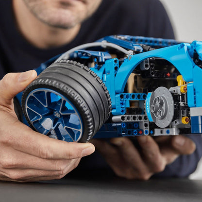 LEGO Technic Bugatti Chiron 42083 B