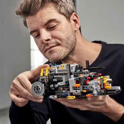 LEGO Technic Bugatti Chiron 42083 B