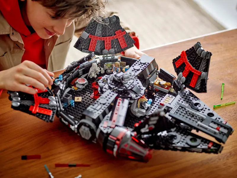 LEGO® Star Wars™ The Dark Falcon 75389 has detailed interior