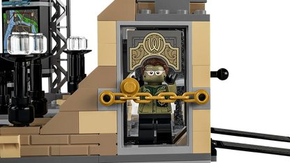 LEGO Batman 76183 Batcave: The Riddler Face-off