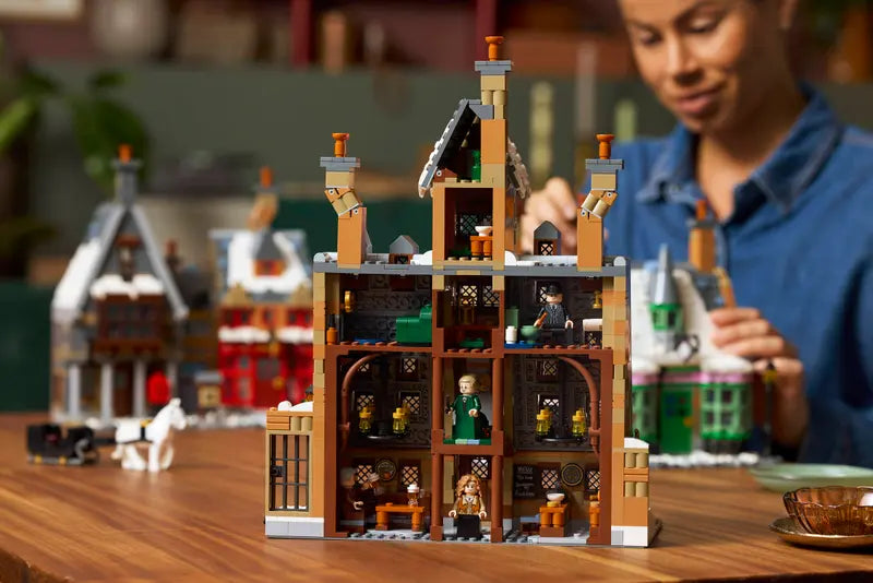 LEGO® Harry Potter™ Hogsmeade™ Village – Collectors' Edition 76457 Brick Island