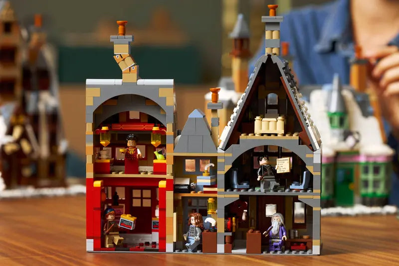 LEGO® Harry Potter™ Hogsmeade™ Village – Collectors' Edition 76457 Brick Island