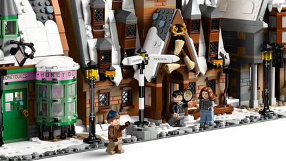 LEGO® Harry Potter™ Hogsmeade™ Village – Collectors' Edition 76457 Brick Island