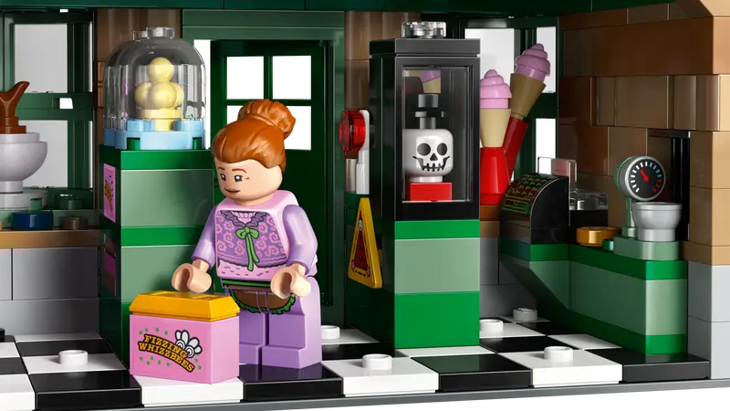 LEGO® Harry Potter™ Hogsmeade™ Village – Collectors' Edition 76457 Brick Island