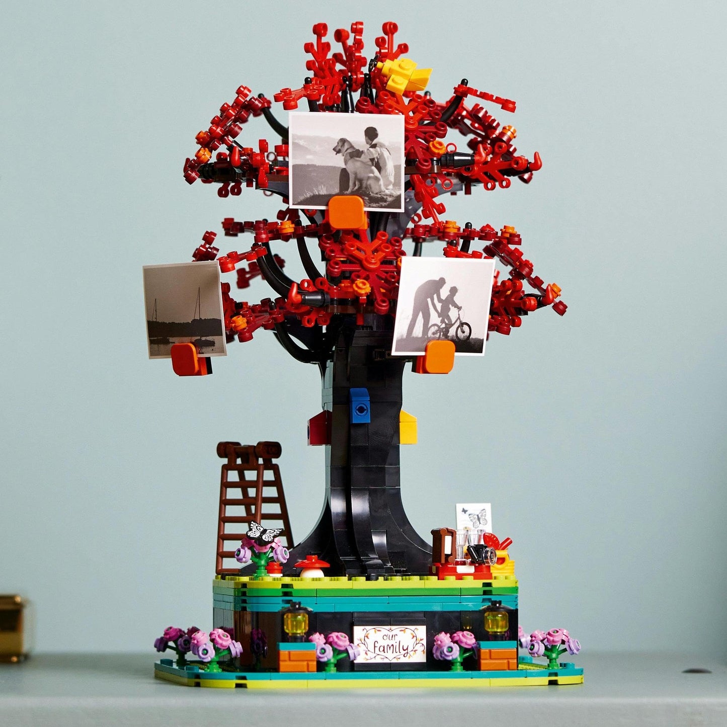 LEGO Ideas Family Tree 21346