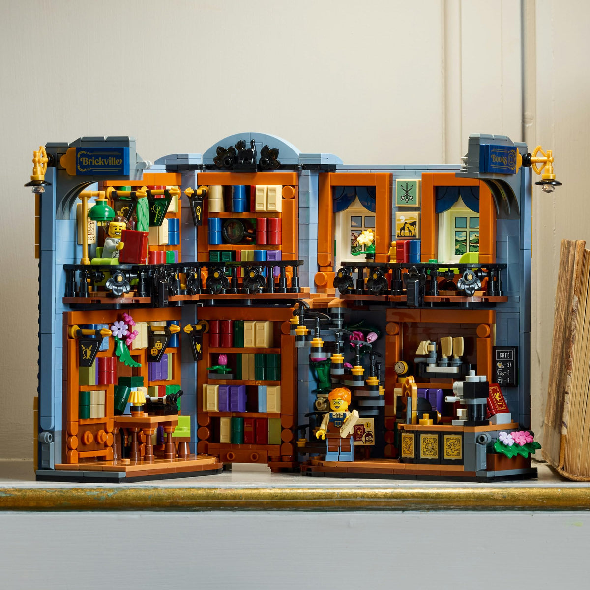 LEGO® Icons Bookshop: Book Nook Kit 11379