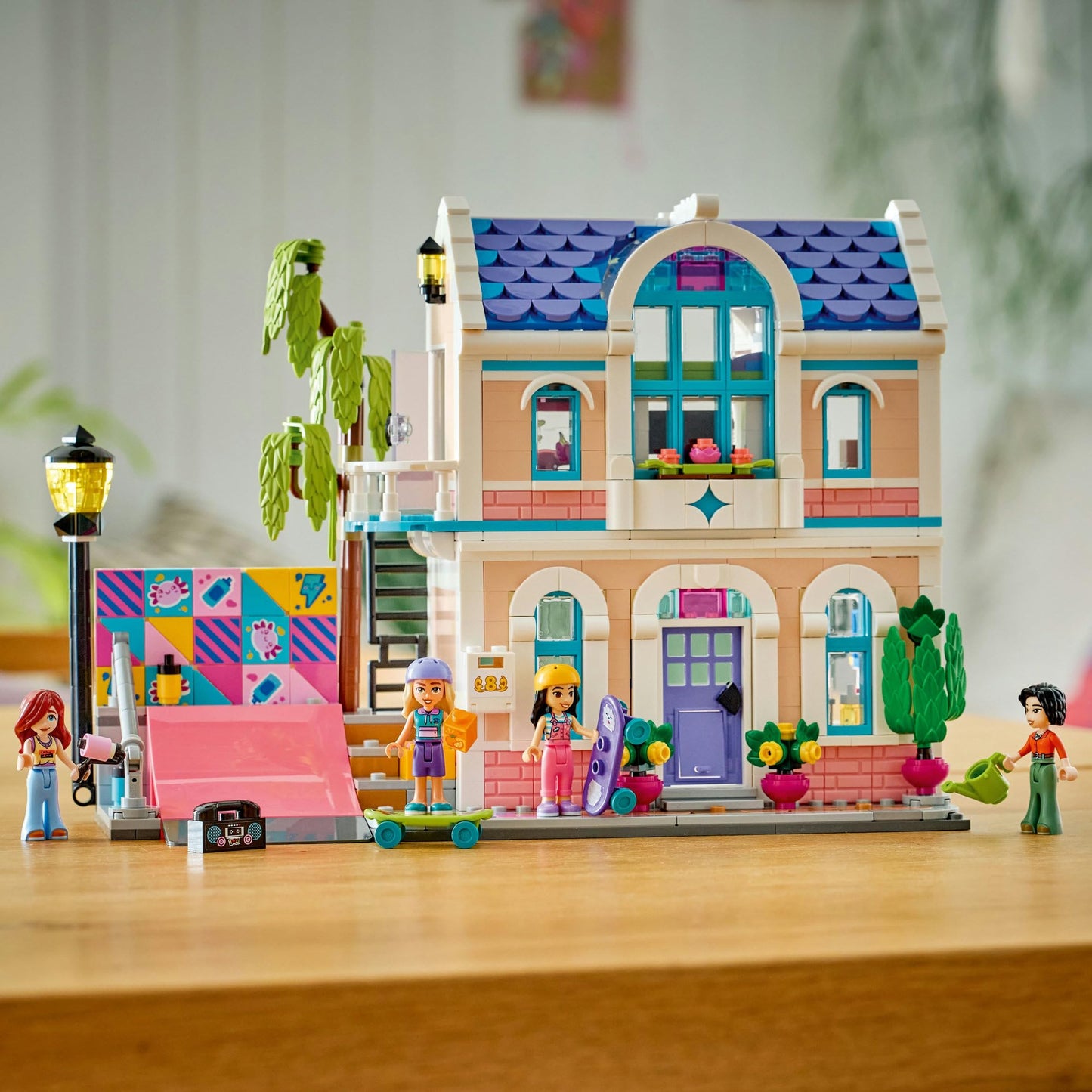 LEGO Friends Lianns Family House 42687