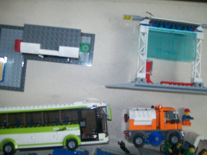 LEGO Public Transport Station 8404