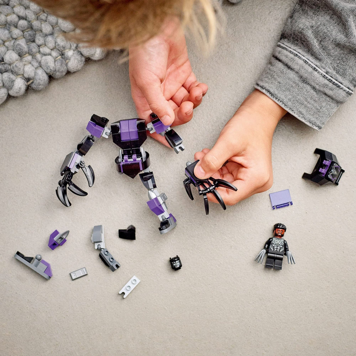 LEGO Marvel Black Panther Mech Armor Building Kit; Collectible Mech and Minifigure for Super-Hero Kids Aged 7+ 76204