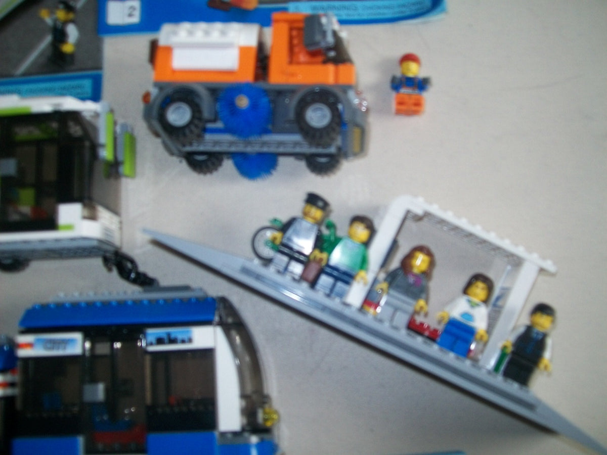 LEGO Public Transport Station 8404