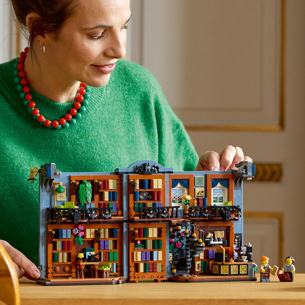LEGO® Icons Bookshop: Book Nook Kit 11379