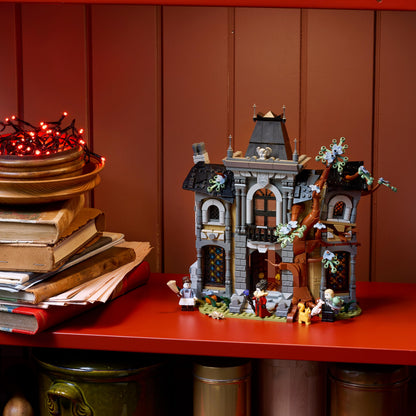 LEGO Icons Mayor Manor 11383