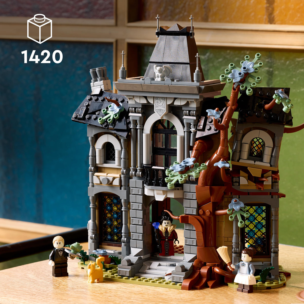 LEGO Icons Mayor Manor 11383