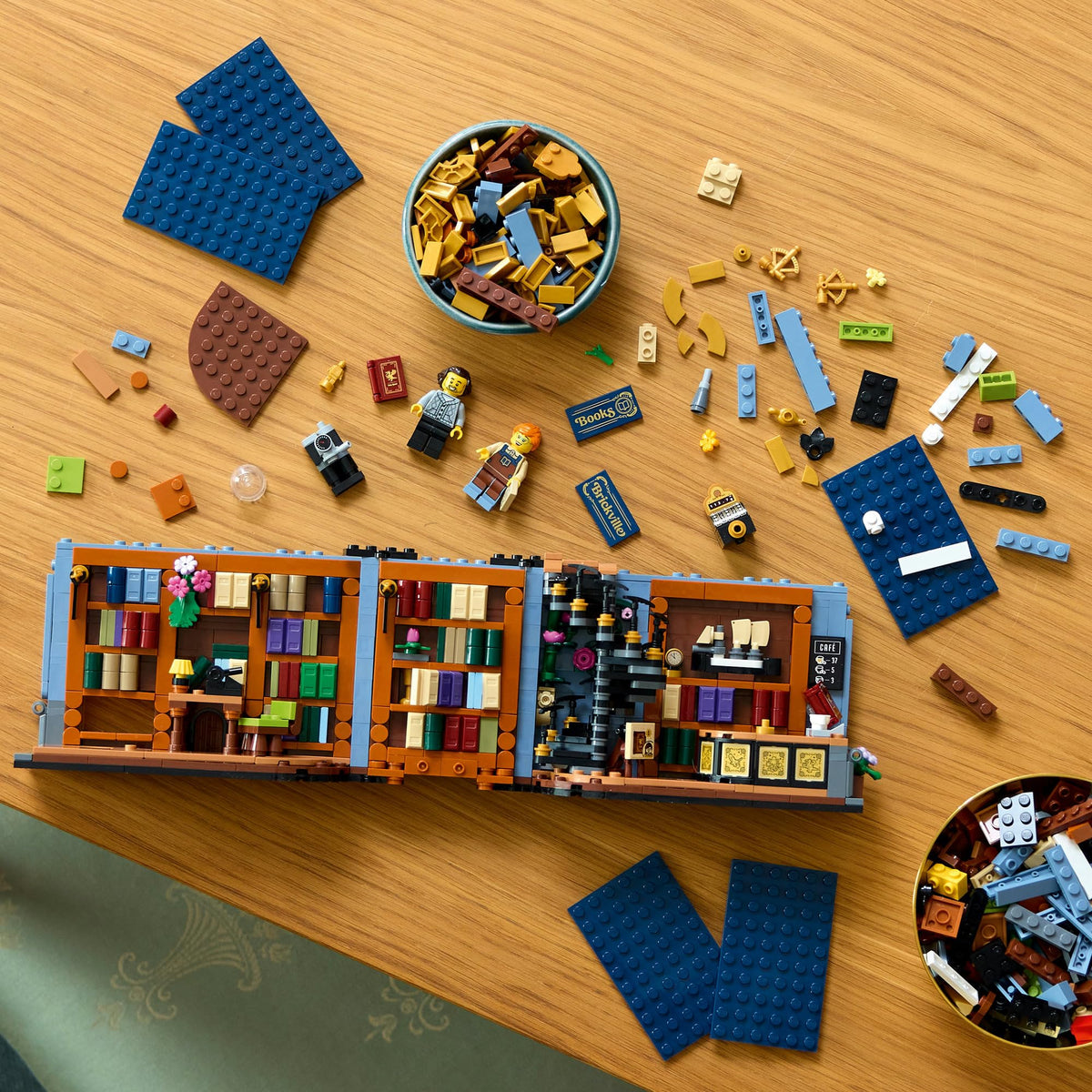 LEGO® Icons Bookshop: Book Nook Kit 11379