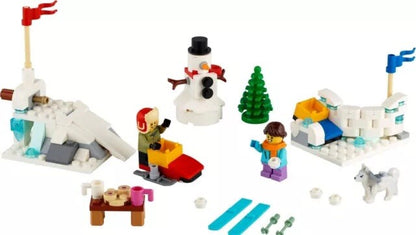 LEGO Winter Snowball Fight Christmas  Snowman Tree Husky Sled 40424