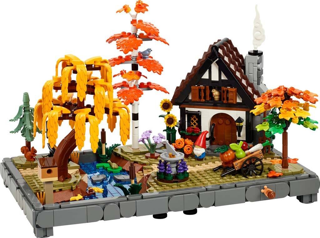 LEGO® 11372 Icons Autumn Cottage Garden
