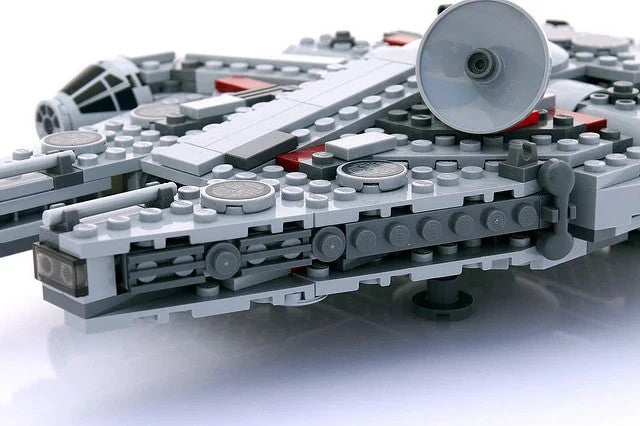 LEGO 7778 Star Wars Midi-scale Millennium Falcon