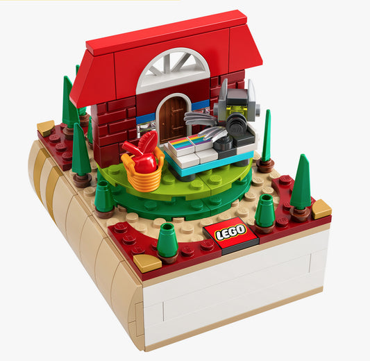 LEGO Bricktober 2021 Exclusive 6384693 Little Red Riding Hood