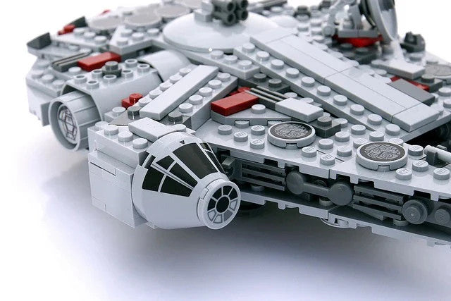 LEGO 7778 Star Wars Midi-scale Millennium Falcon