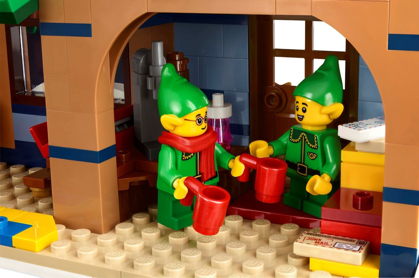 LEGO 10339 ICONS Winter Village Santa's Post Office