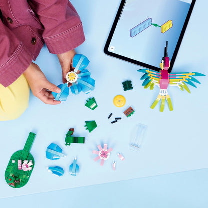 LEGO Creator 3-in-1: Wild Animals: Colourful Hummingbird 31384