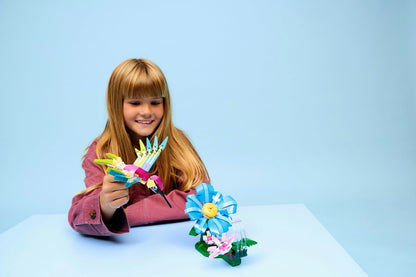 LEGO Creator 3-in-1: Wild Animals: Colourful Hummingbird 31384