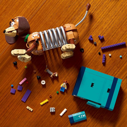 LEGO® ǀ Disney and Pixar Toy Story Slinky Dog Bookends 43301 Cute Dachshund