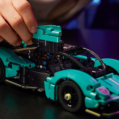 LEGO 42208 TECHNIC Aston Martin Valkyrie