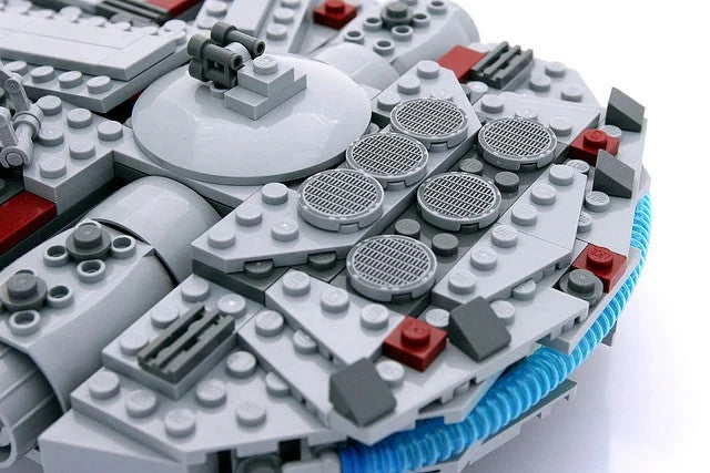 LEGO 7778 Star Wars Midi-scale Millennium Falcon