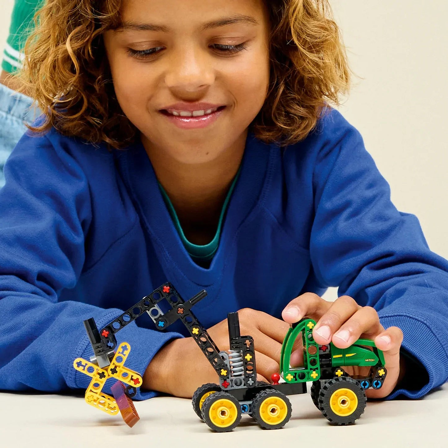 LEGO Technic John Deere 1470H Wheeled Harvester 42218