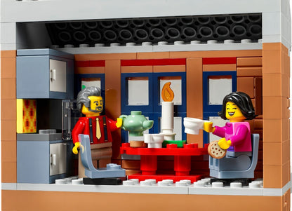 LEGO Icons 10308 Holiday Main Street