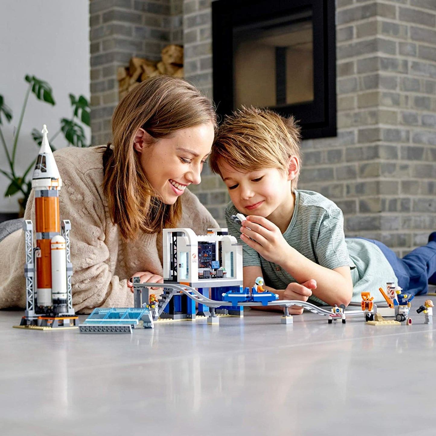 Lego City Town 60228 DEEP SPACE ROCKET AND LAUNCH CONTROL Station