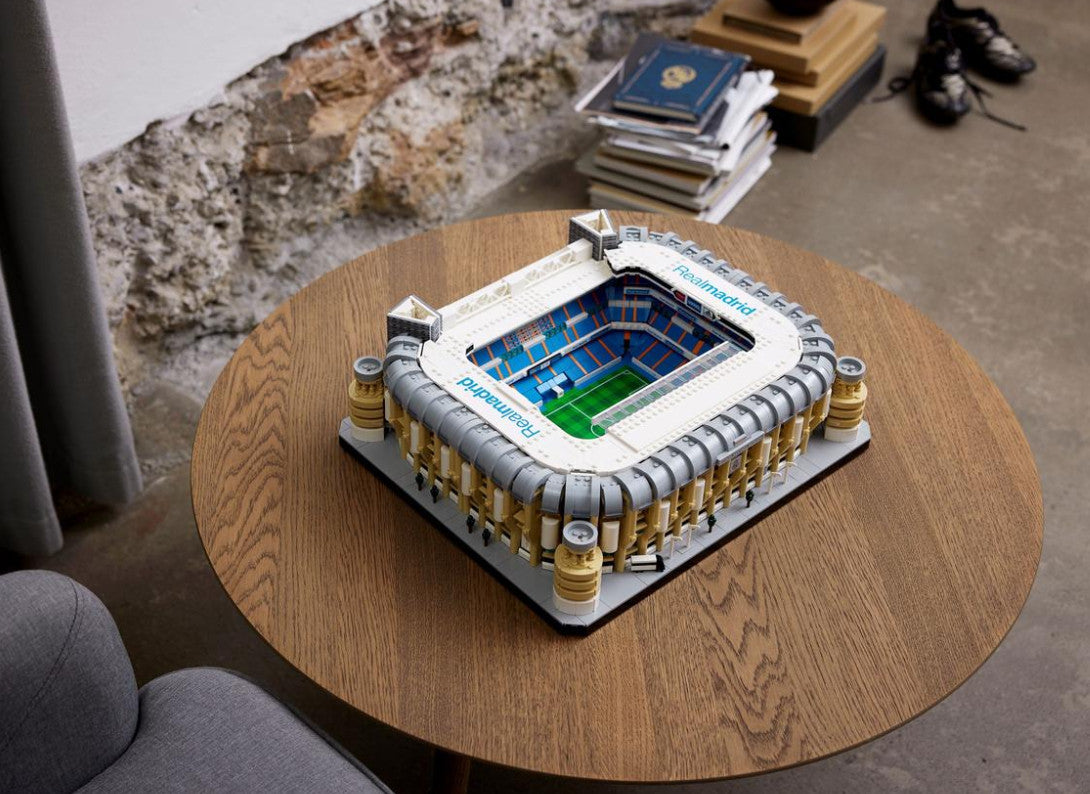 LEGO Icons 10299 Real Madrid Santiago Bernabéu Stadium