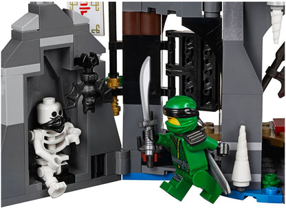 LEGO NINJAGO  70643 Temple of Resurrection