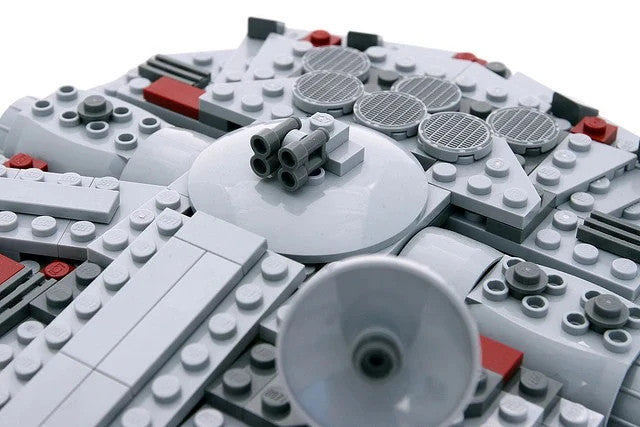 LEGO 7778 Star Wars Midi-scale Millennium Falcon