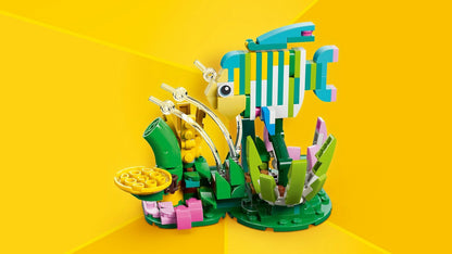 LEGO Creator 3-in-1: Wild Animals: Colourful Hummingbird 31384