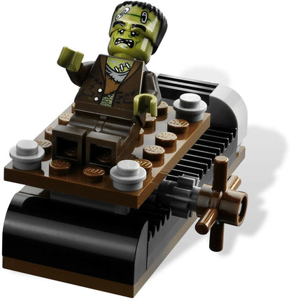 LEGO 9466 The Crazy Scientist & His Monster