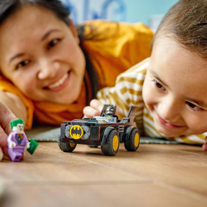 LEGO® Super Heroes DC Batmobile™ Pursuit: Batman™ vs. The Joker™ 76264 Building